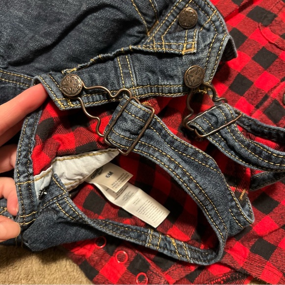 Oshkosh Baby Outfit - Picture 3 of 5